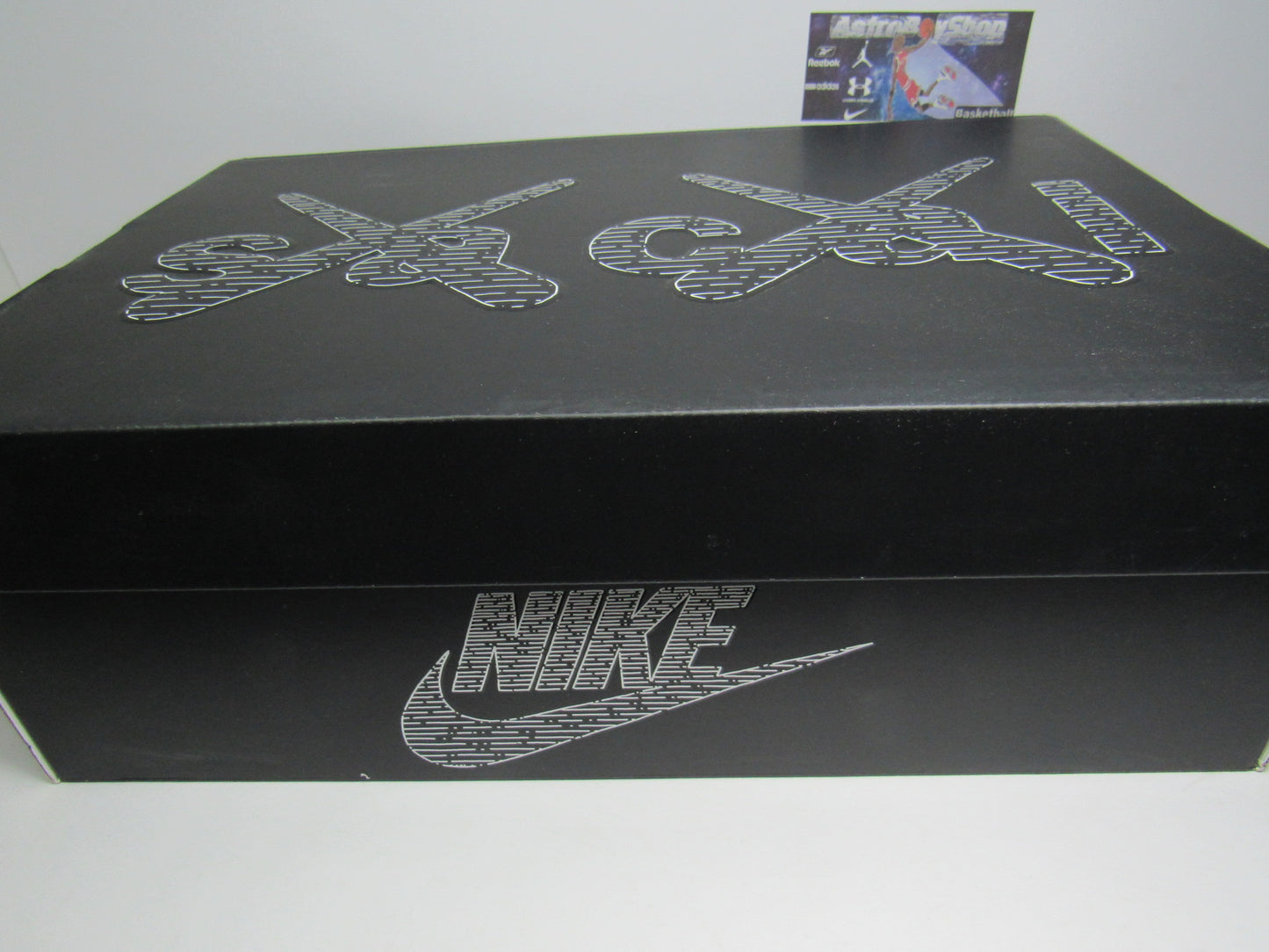 NIKE BLAZER X SACAI X KAWS LIMITED EDITION EN CAJA