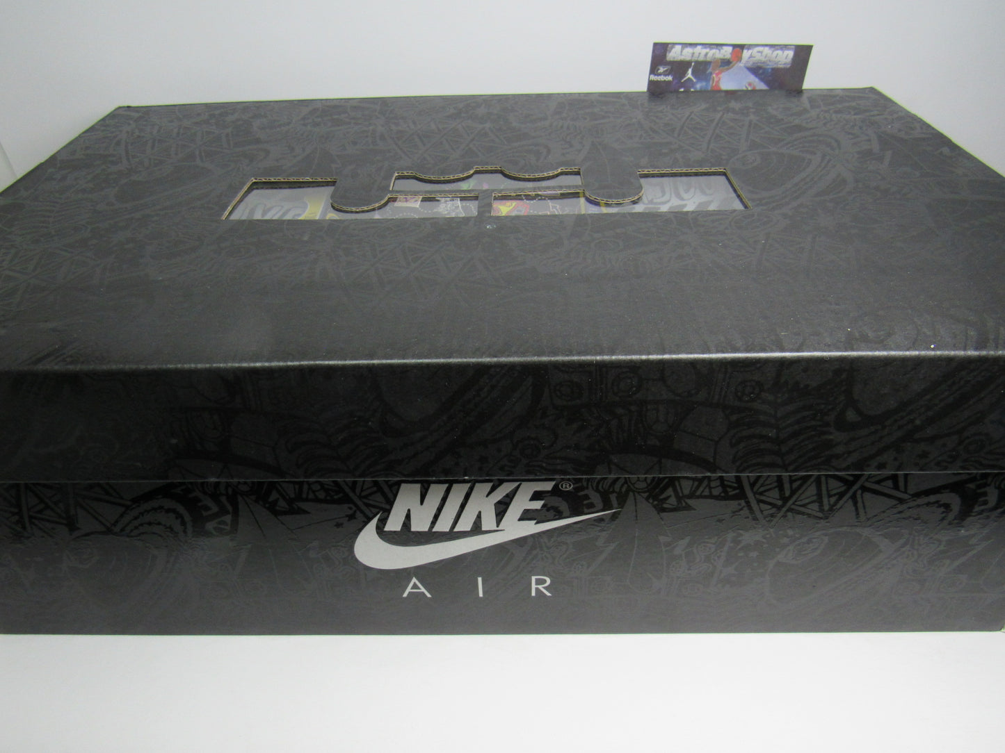 LEBRON JAMES 19 ROYALTY EDITION LIMITED EN CAJA