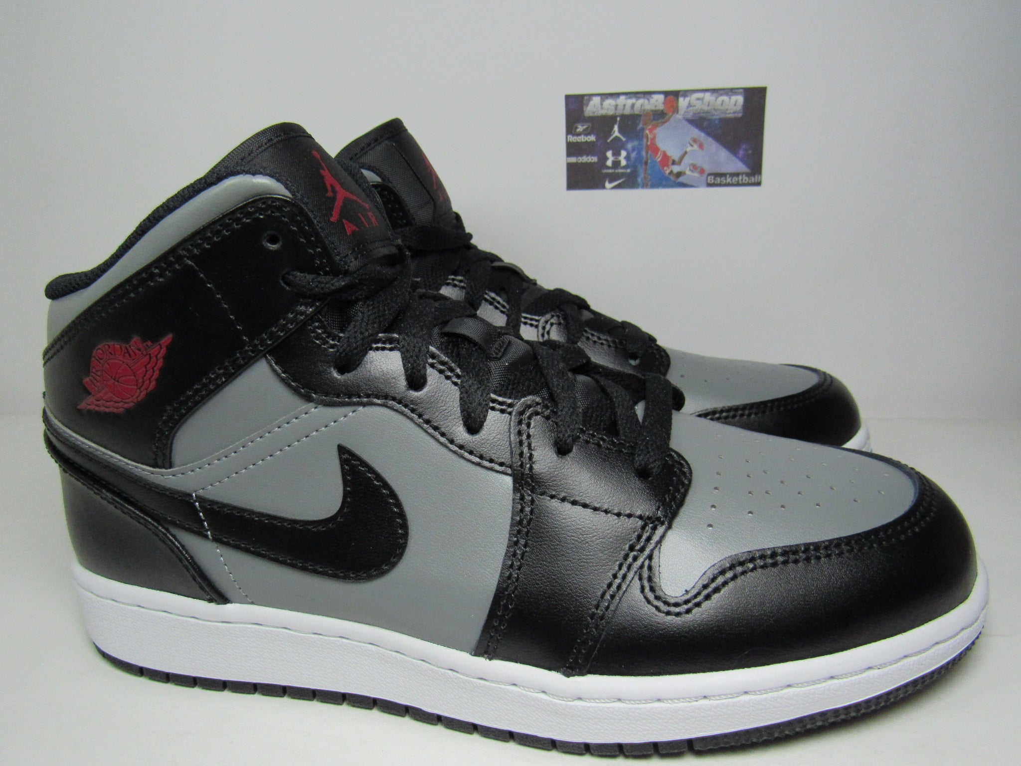 JORDAN 1 MID KIDS SHADOW RED EN CAJA ASTROBOYSHOP SNEAKER STORE