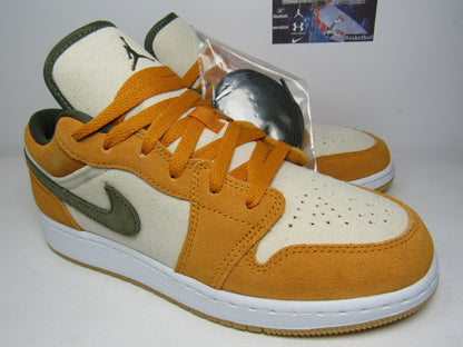 JORDAN 1 LOW CERAMIC OLIVE KIDS EN CAJA CON EXTRA LACES