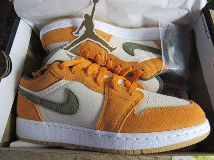 JORDAN 1 LOW CERAMIC OLIVE KIDS EN CAJA CON EXTRA LACES