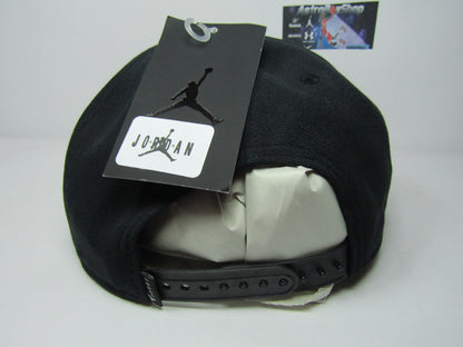 GORRA JORDAN PLANA BLACK & WHITE 2019 BORDADO GRUESO (UNITALLA)