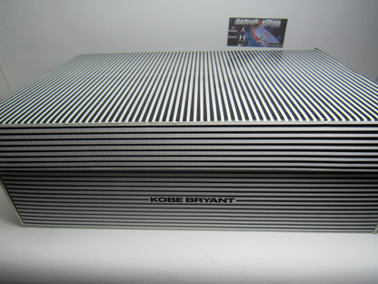 KOBE XI ALT TUMBLED GREY EN CAJA