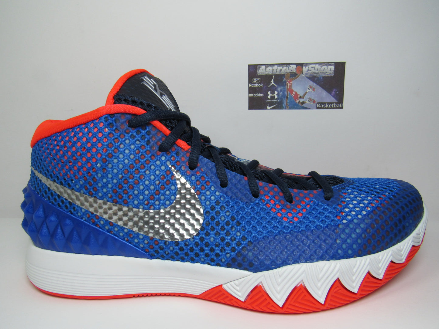 KYRIE IRVING 1 INDEPENDENCE DAY EN CAJA