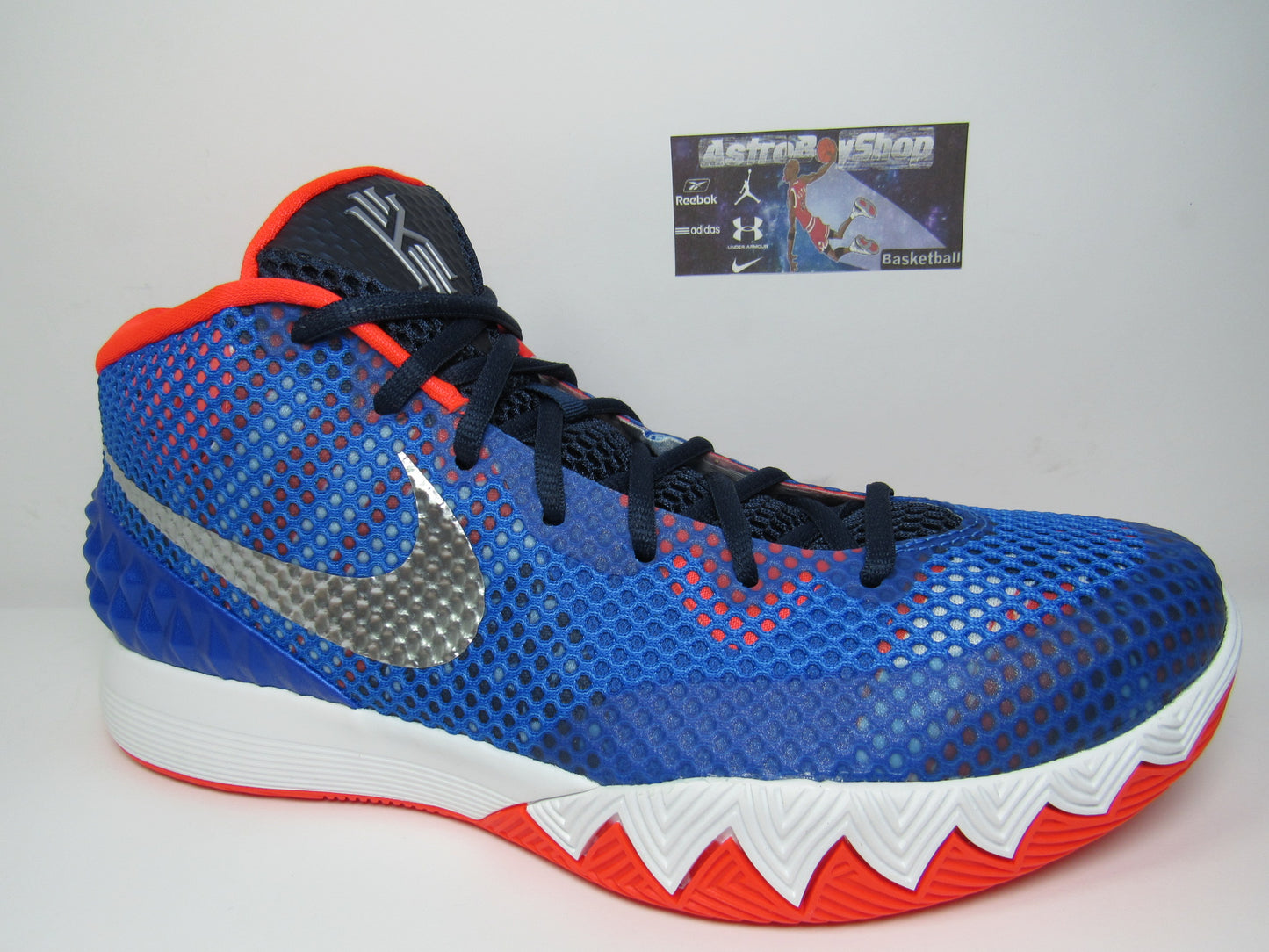 KYRIE IRVING 1 INDEPENDENCE DAY EN CAJA