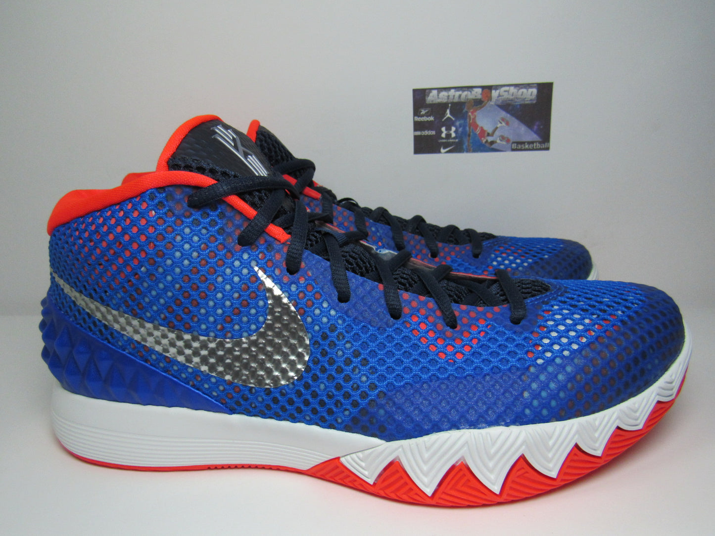 KYRIE IRVING 1 INDEPENDENCE DAY EN CAJA