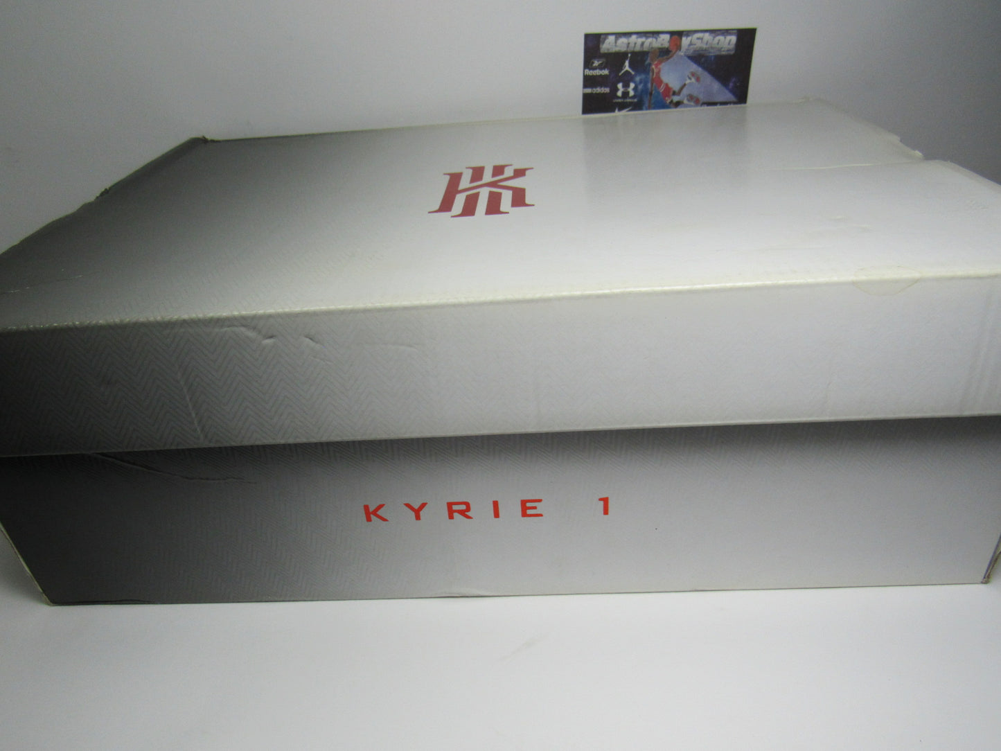 KYRIE IRVING 1 INDEPENDENCE DAY EN CAJA