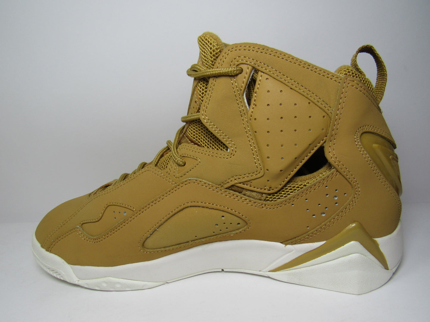 JORDAN TRUE FLIGHT GOLDEN HARVEST EN CAJA DE REPUESTO