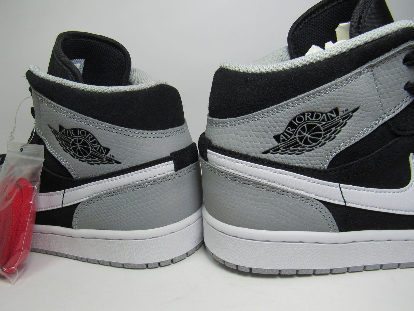 JORDAN 1 MID "ELEPHANT PRINT" EDITION EN CAJA