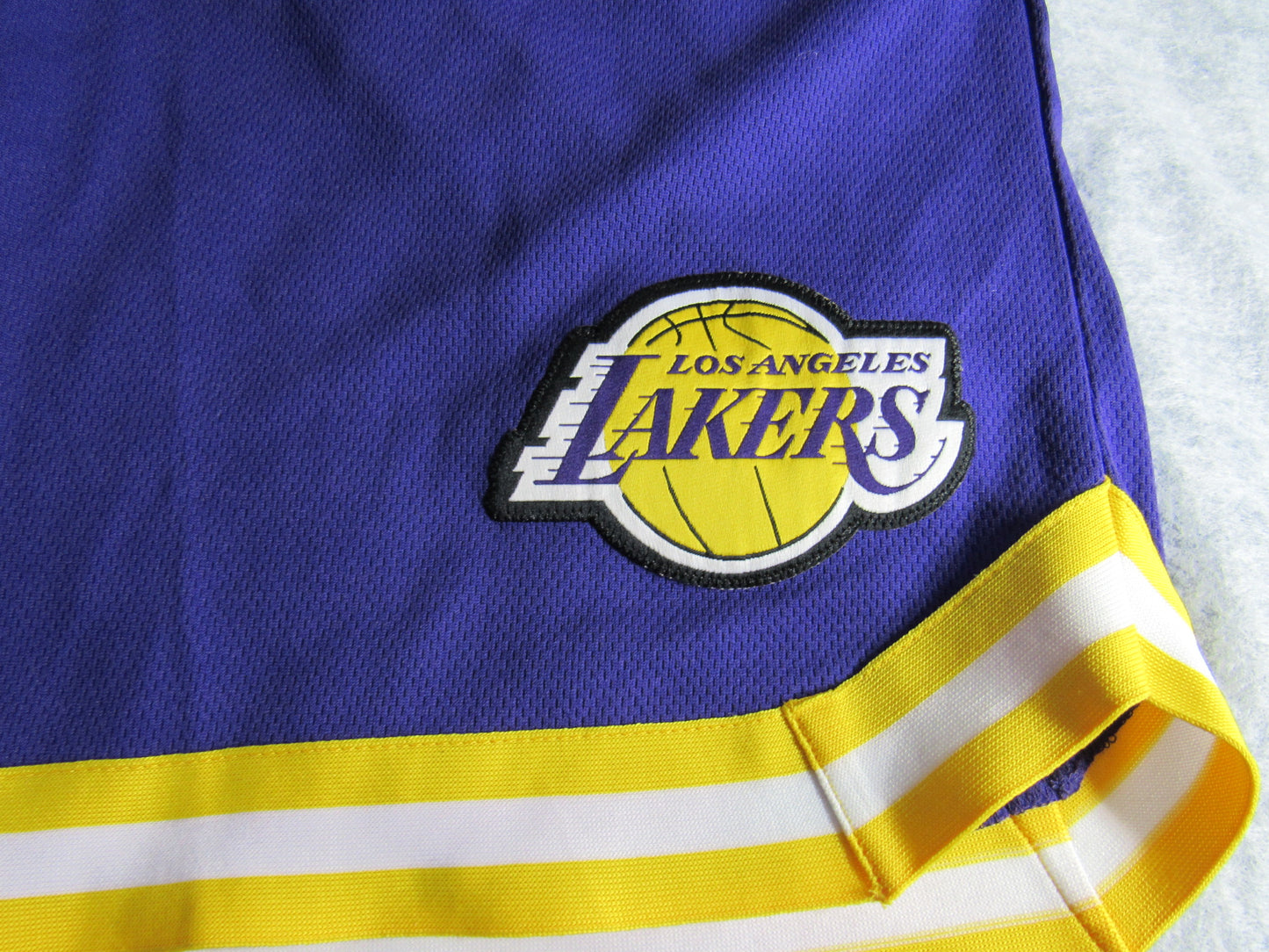 SHORT LOS ANGELES LAKERS NBA STORE OFICIAL