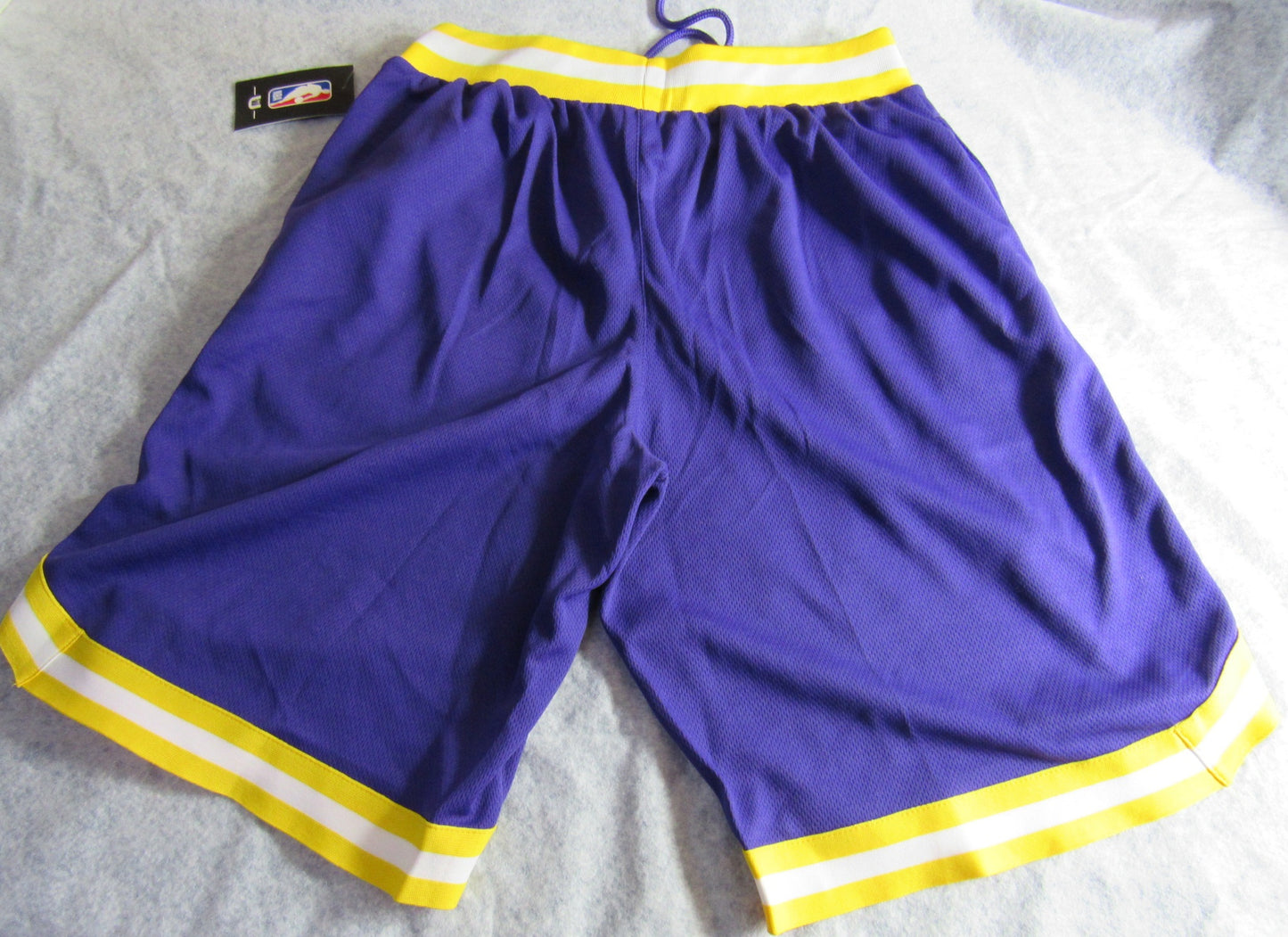 SHORT LOS ANGELES LAKERS NBA STORE OFICIAL