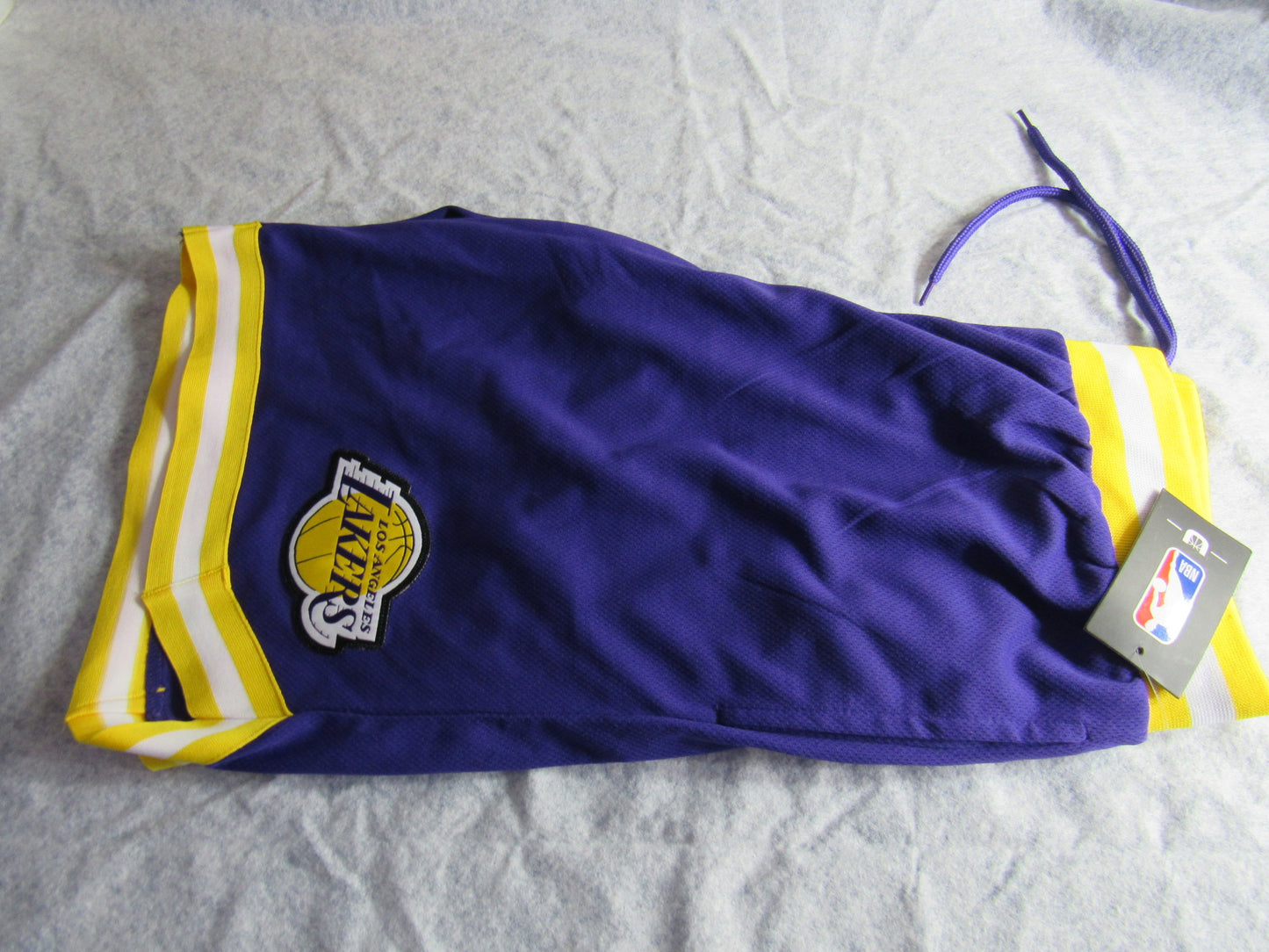 SHORT LOS ANGELES LAKERS NBA STORE OFICIAL