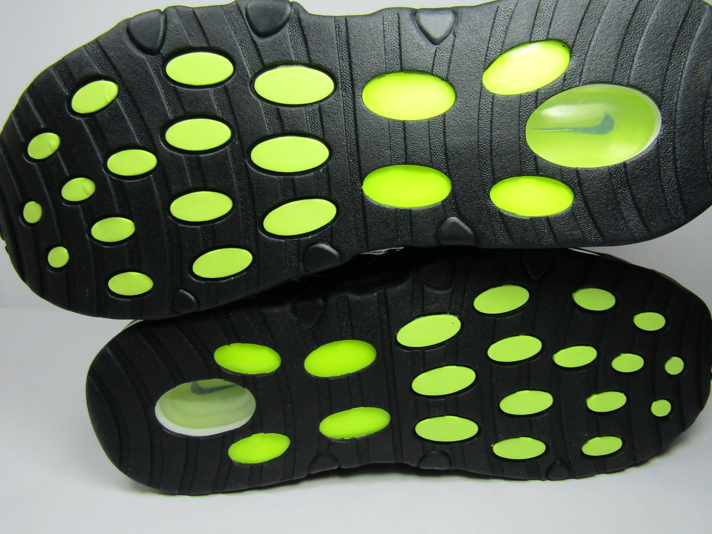 PIPPEN UPTEMPO 95 BLACK VOLT EDITION