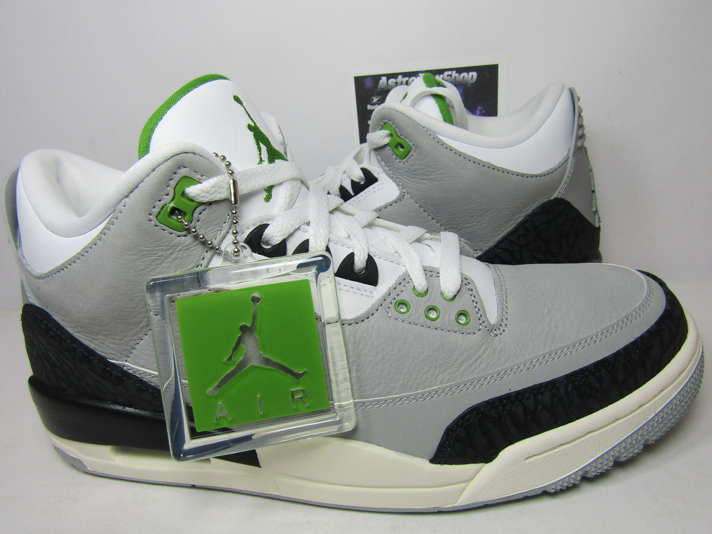 JORDAN 3 CHLOROPHILL EDITION EN CAJA