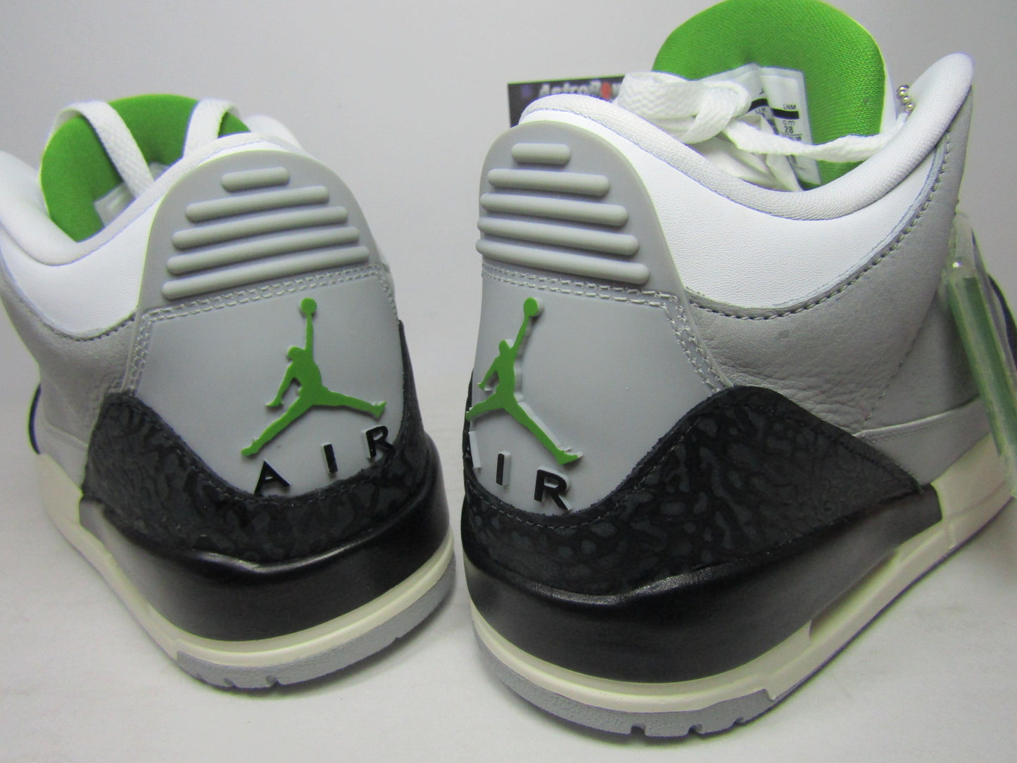 JORDAN 3 CHLOROPHILL EDITION EN CAJA