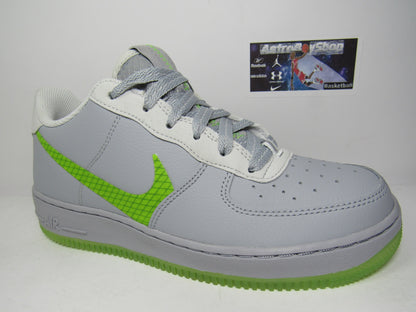 NIKE AIR FORCE 1 WOLF GREY VOLT EDITION GS KIDS EN CAJA