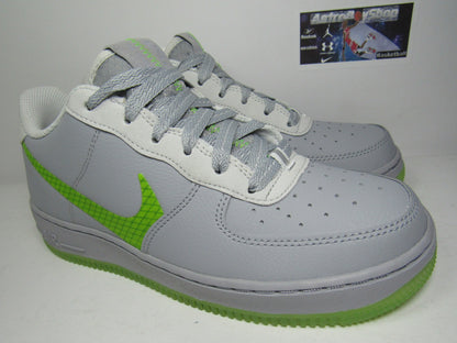 NIKE AIR FORCE 1 WOLF GREY VOLT EDITION GS KIDS EN CAJA