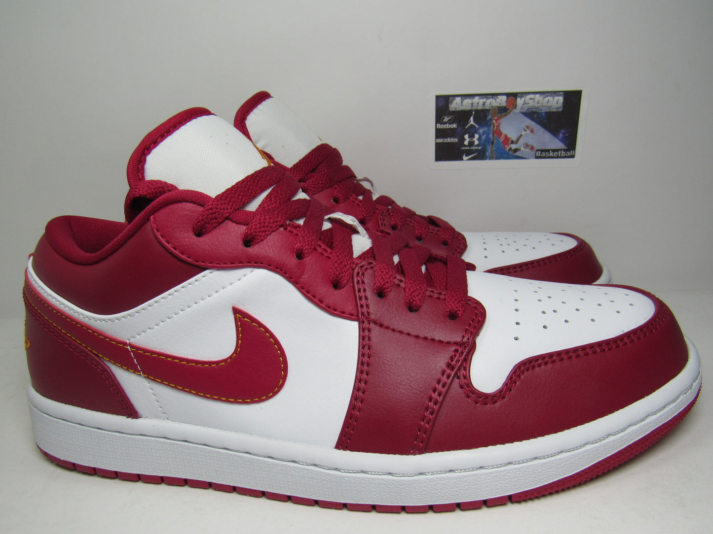 JORDAN 1 LOW CARDINAL RED EN CAJA