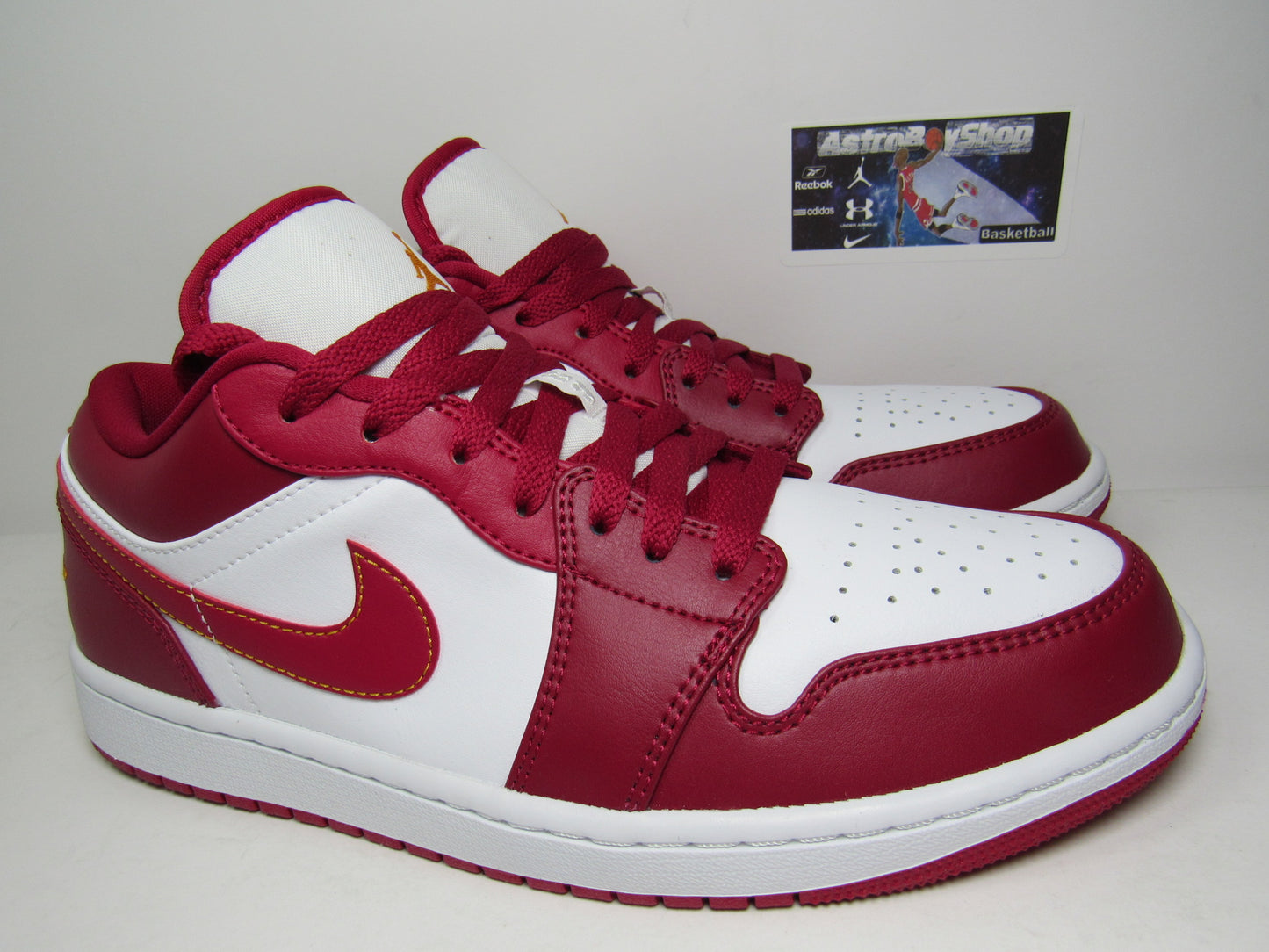 JORDAN 1 LOW CARDINAL RED EN CAJA