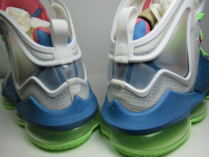 LEBRON 19 TROPICAL EN CAJA