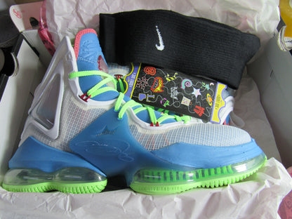 LEBRON 19 TROPICAL EN CAJA