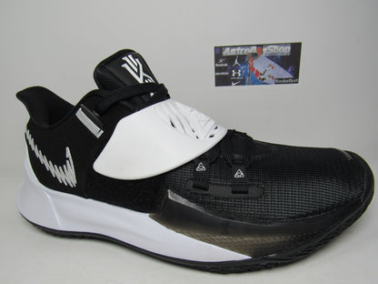 KYRIE 3 LOW BLACK AND WHITE EN CAJA NIKE