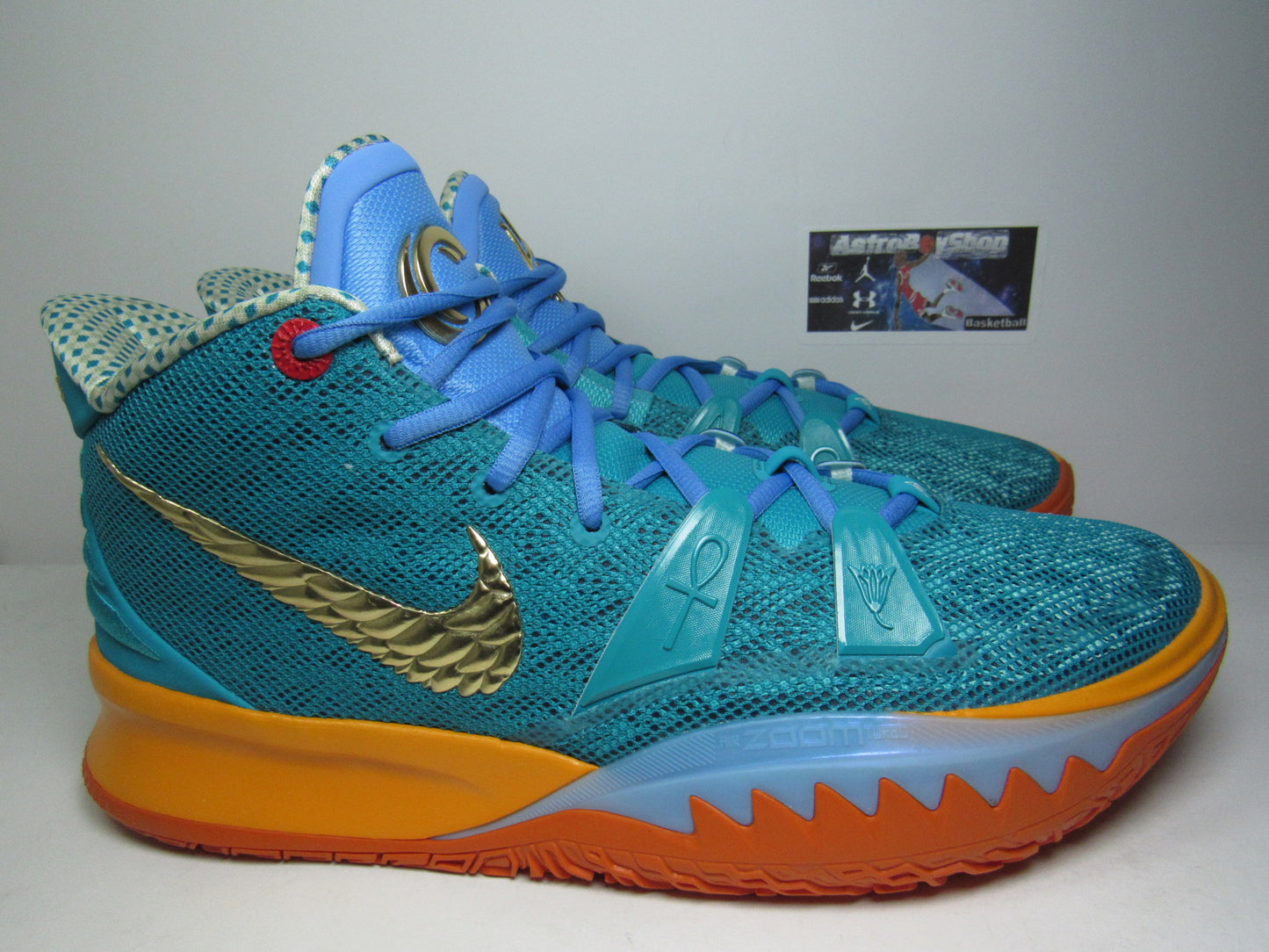 KYRIE IRVING 7 "CONCEPTS HORUS" EN CAJA DE REPUESTO