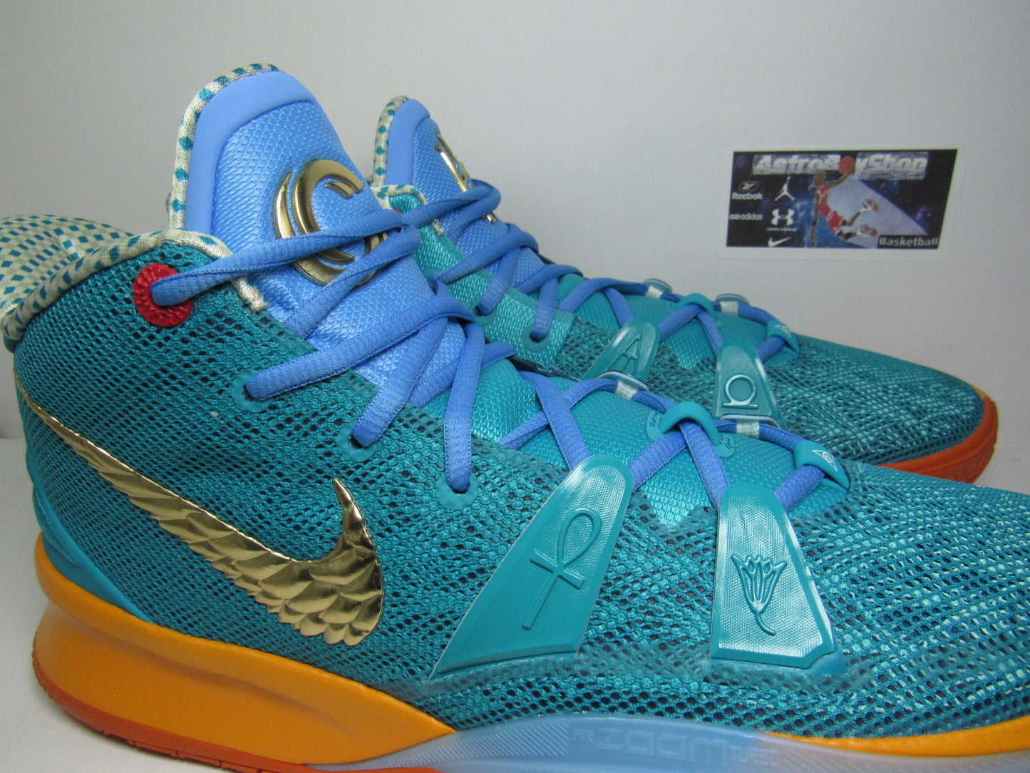 KYRIE IRVING 7 "CONCEPTS HORUS" EN CAJA DE REPUESTO