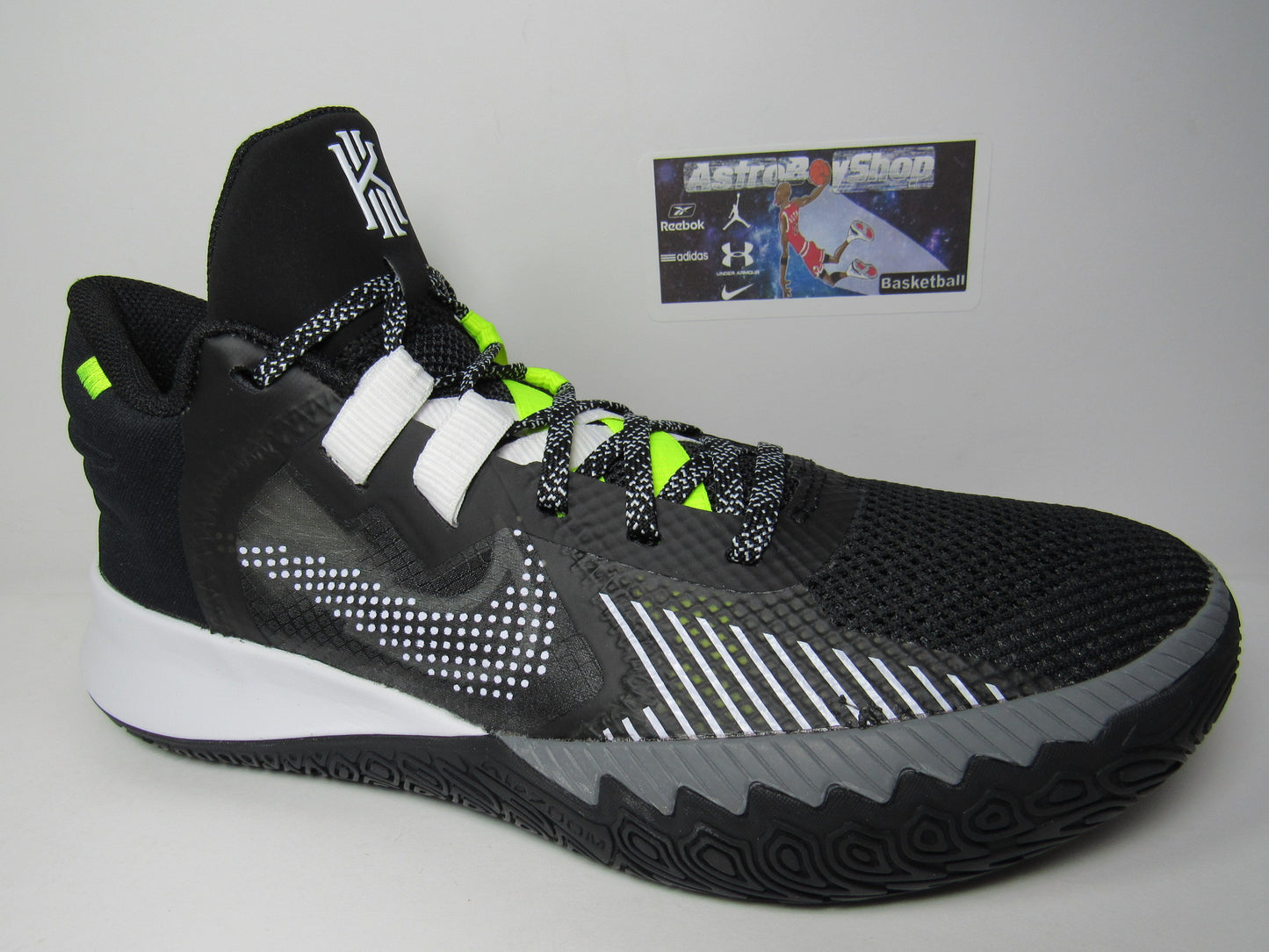 KYRIE IRVING FLYTRAP 5 GREY/VOLT EN CAJA