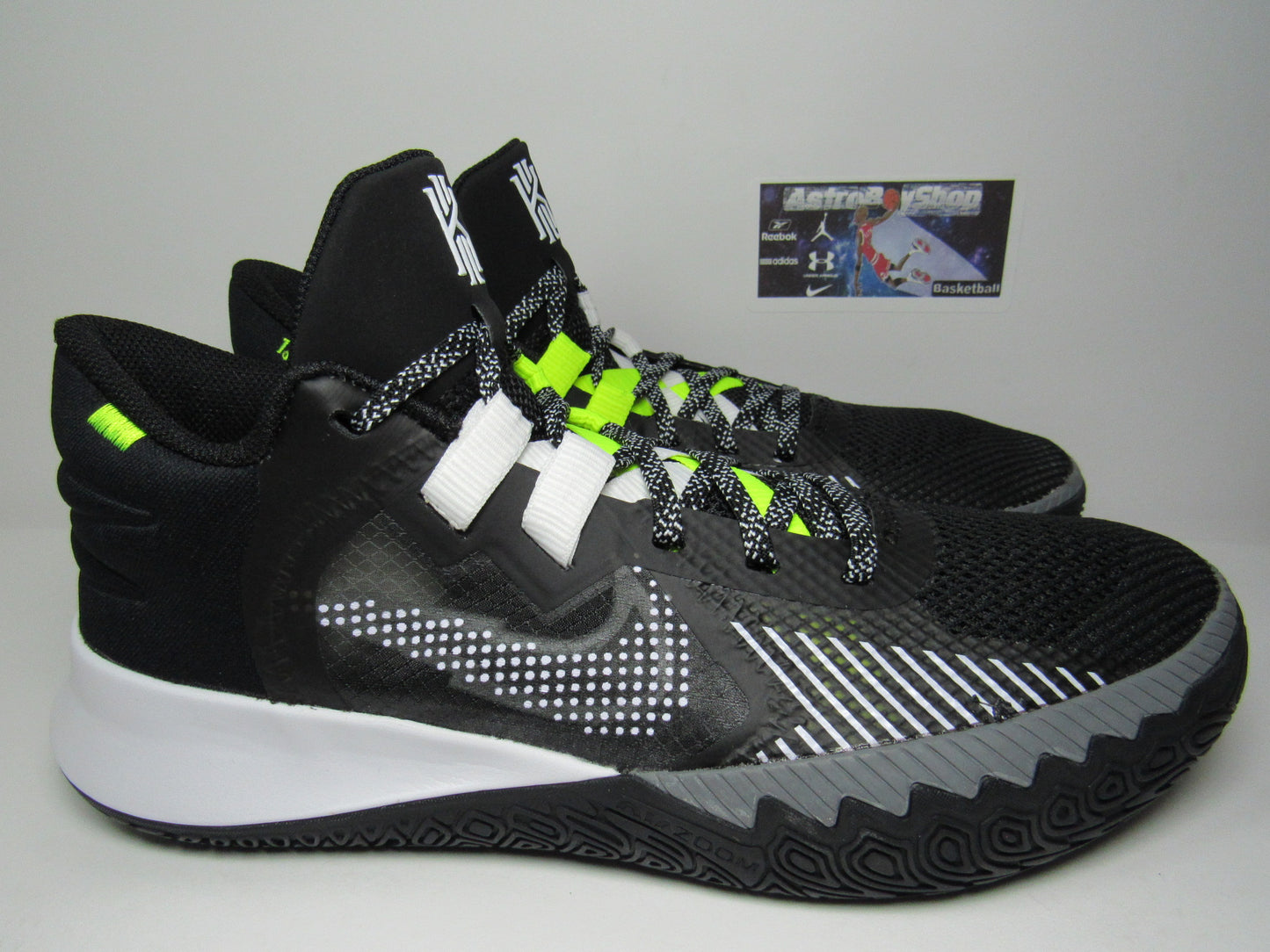 KYRIE IRVING FLYTRAP 5 GREY/VOLT EN CAJA