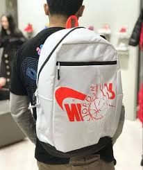 MOCHILA JORDAN REMIX WHITE ESP PARA LAPTOP