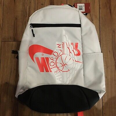 MOCHILA JORDAN REMIX WHITE ESP PARA LAPTOP